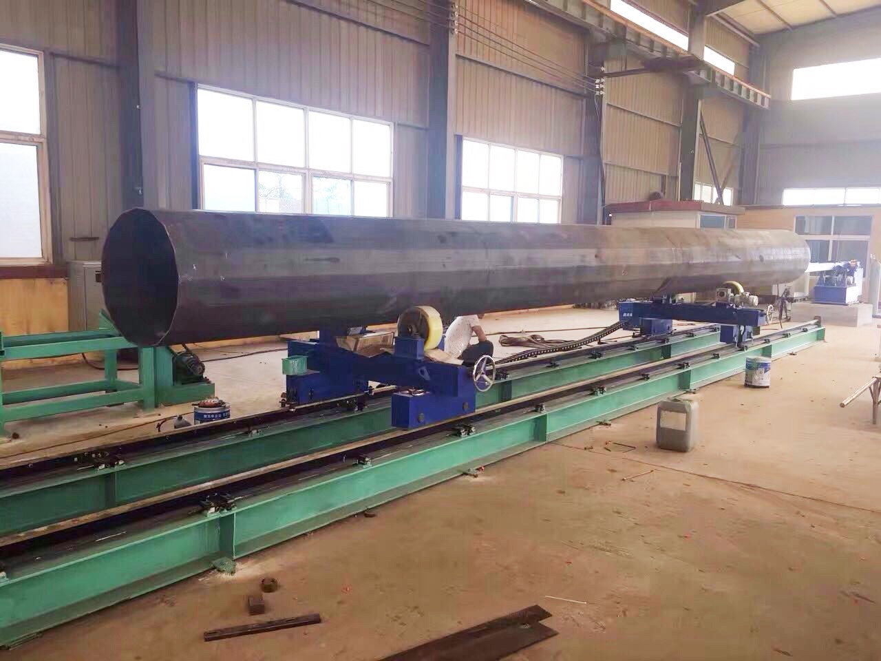 塔桿內縱縫氣保焊專機