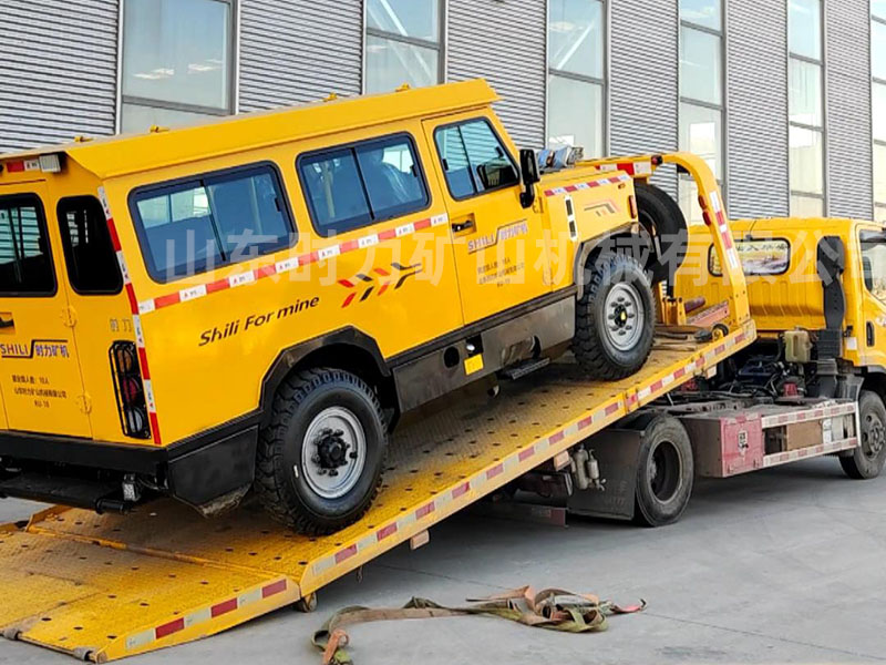 荷載10人井下無(wú)軌人員運(yùn)輸車(chē)發(fā)往湖北